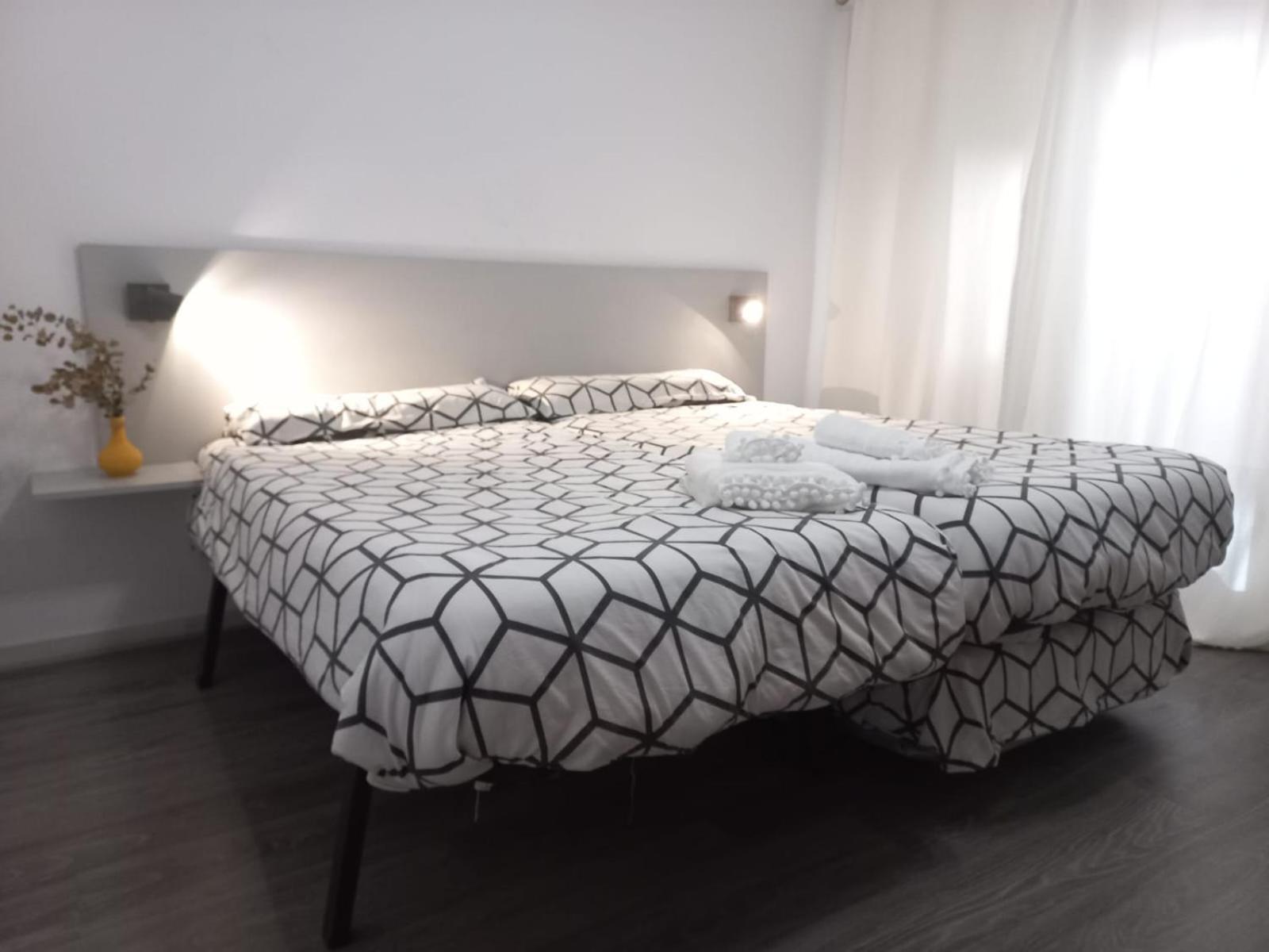 Apartamentos Centricos A 10 Min De La Playa Almería Esterno foto